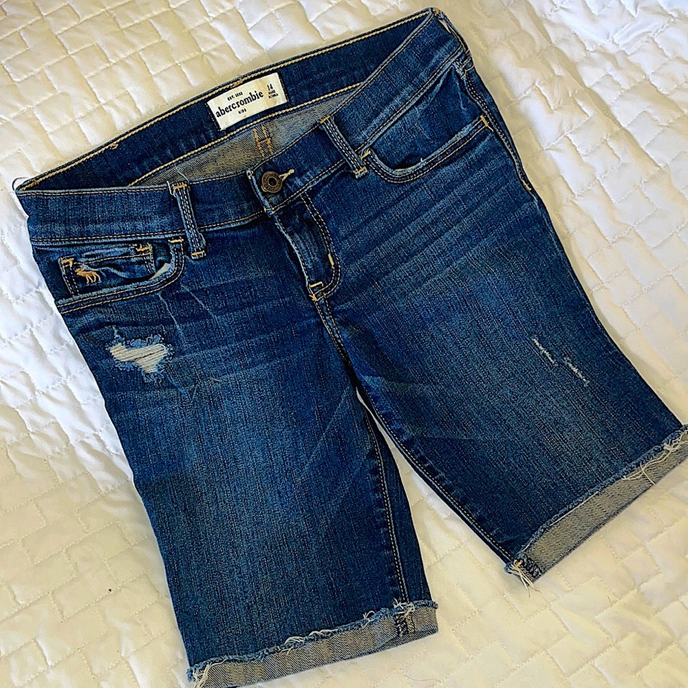 Girls Abercrombie Shorts Size 14 With Some Light Distressing. EUC!!